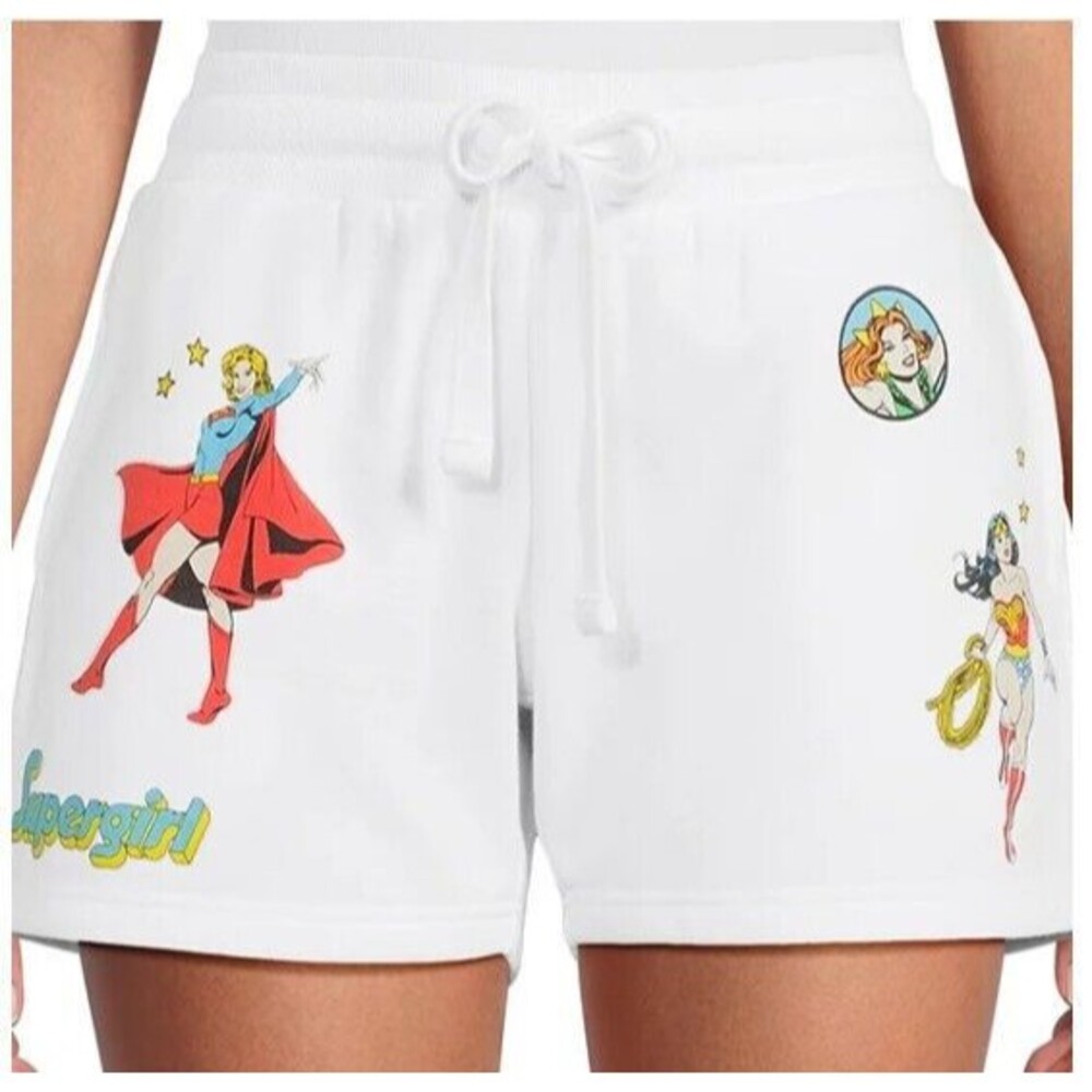 DC Comics Women's Graphic Shorts, 4” Inseam, Size XXL(19)